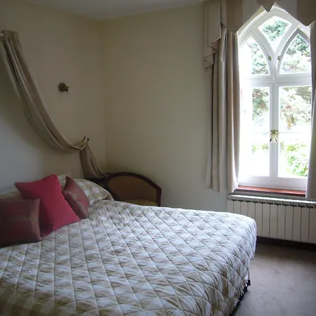 Undercliff Πανσιόν 4*