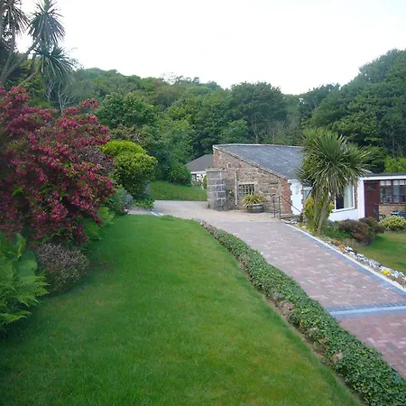 Guest house Undercliff Trinity