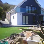 Undercliff 4* Trinity