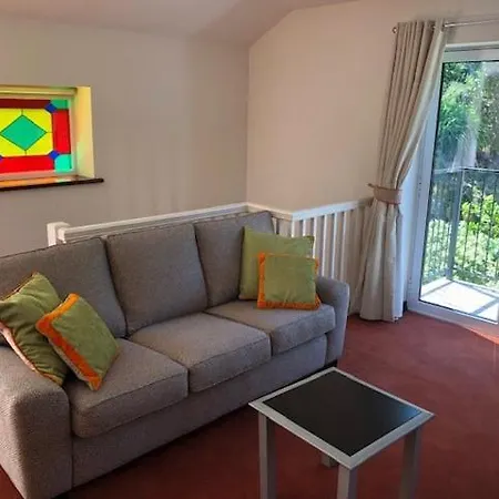 Undercliff בית הארחה