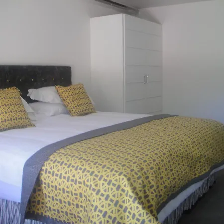 Undercliff 4* Trinity