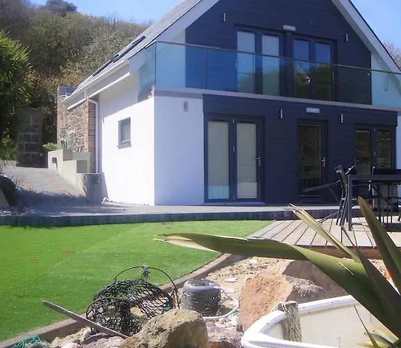 Undercliff 4* Trinity